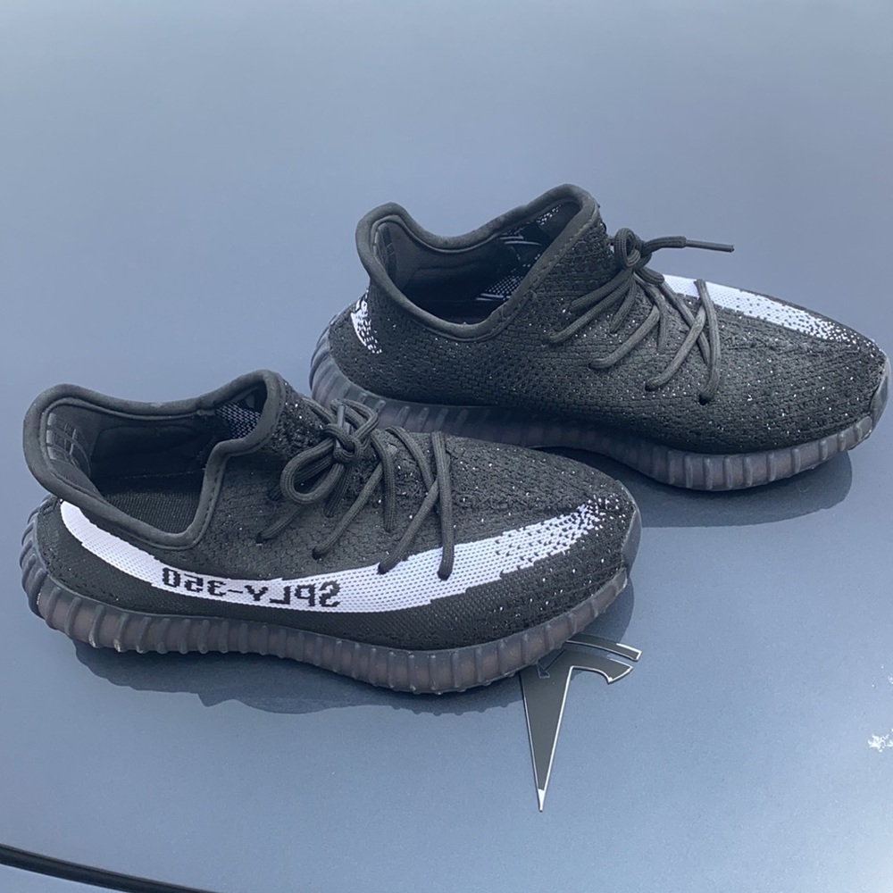 Yeezy Boost 350 V2 "Oreo" sneakers